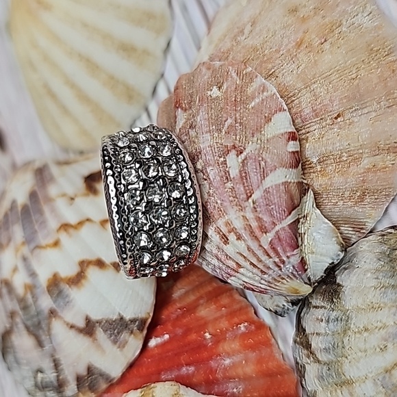 NEW WHITE ZIRCON CIGAR BAND FASHION RING - Picture 2 of 10